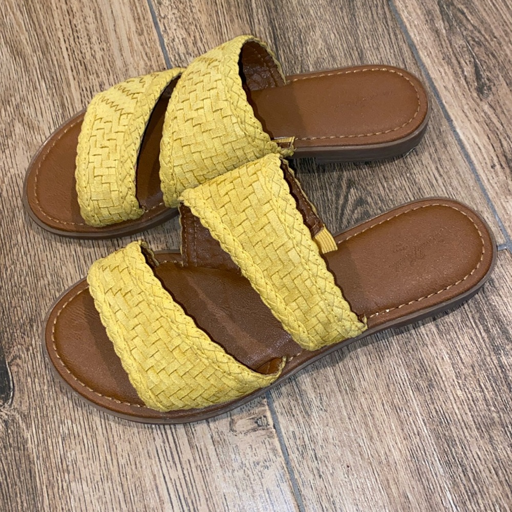 University Thread Slide Women Sandals, Yellow, Size 6